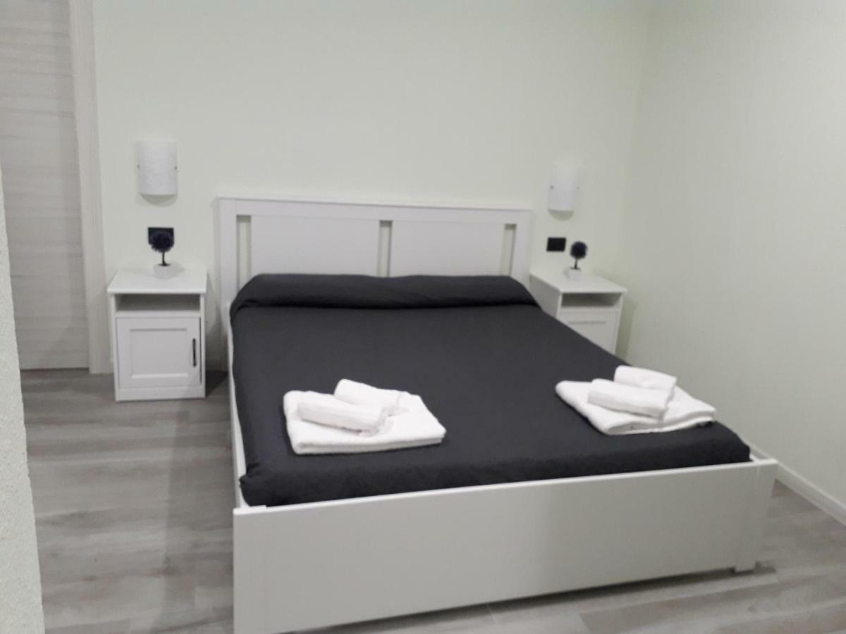 Casa Liberty Hotel Мандельо дел Ларио Екстериор снимка
